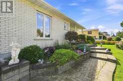 2012 LAJOIE STREET | Alfred and Plantagenet Ontario | Slide Image Three