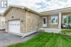 46 SUNSET BOULEVARD | Cornwall Ontario | Slide Image One