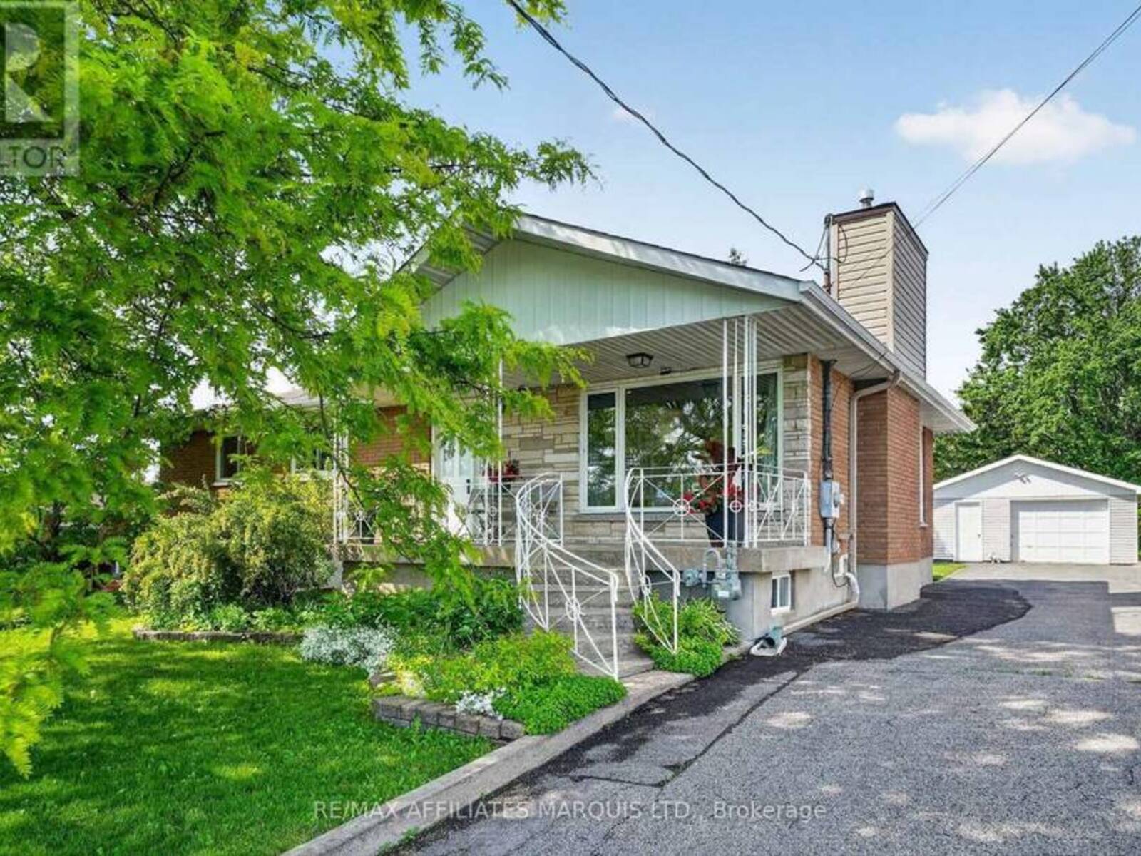 2706 ROSS AVENUE, Cornwall, Ontario K6K 1E5