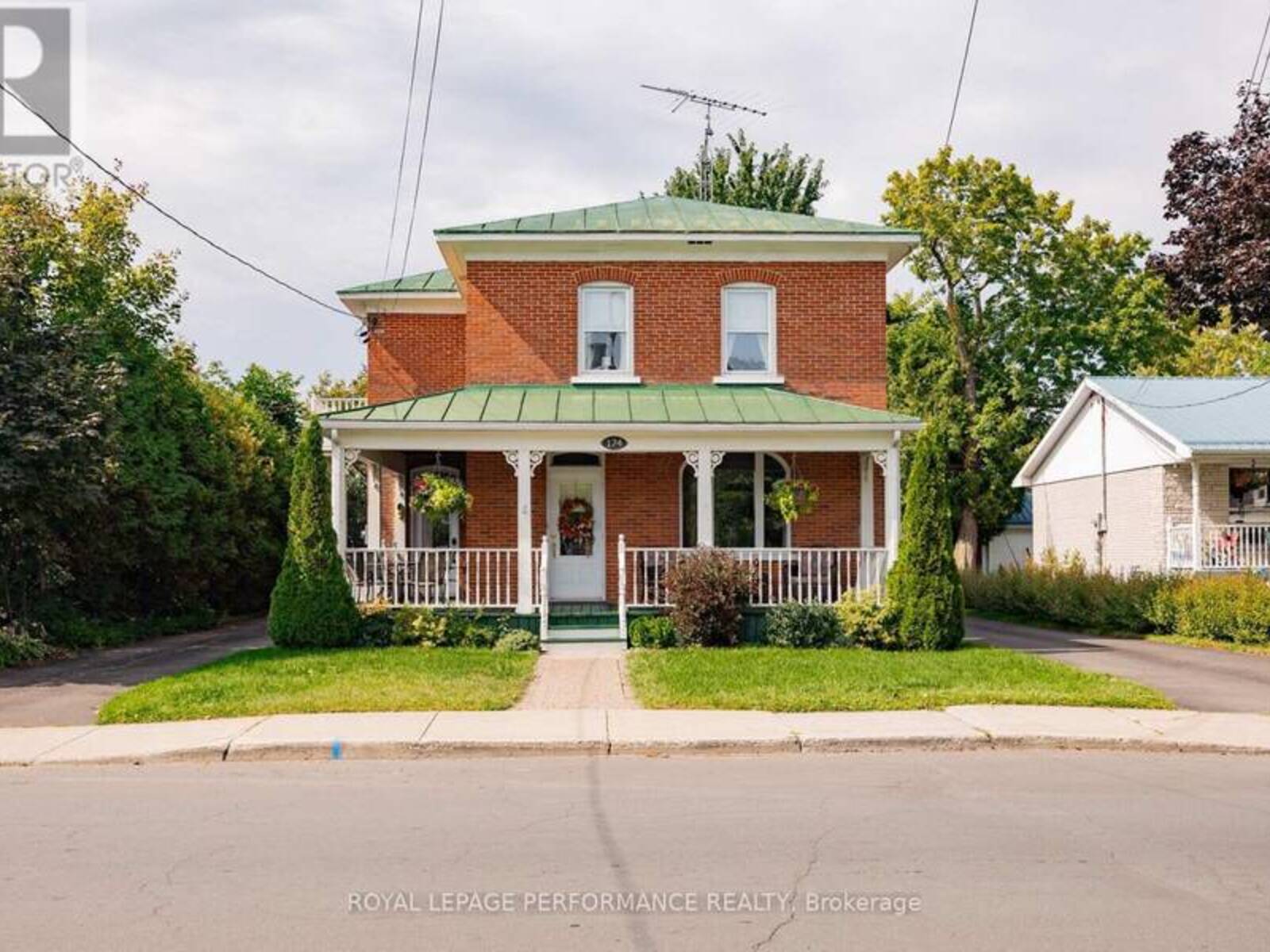 174 MAIN STREET S, Alexandria, Ontario K0C 1A0