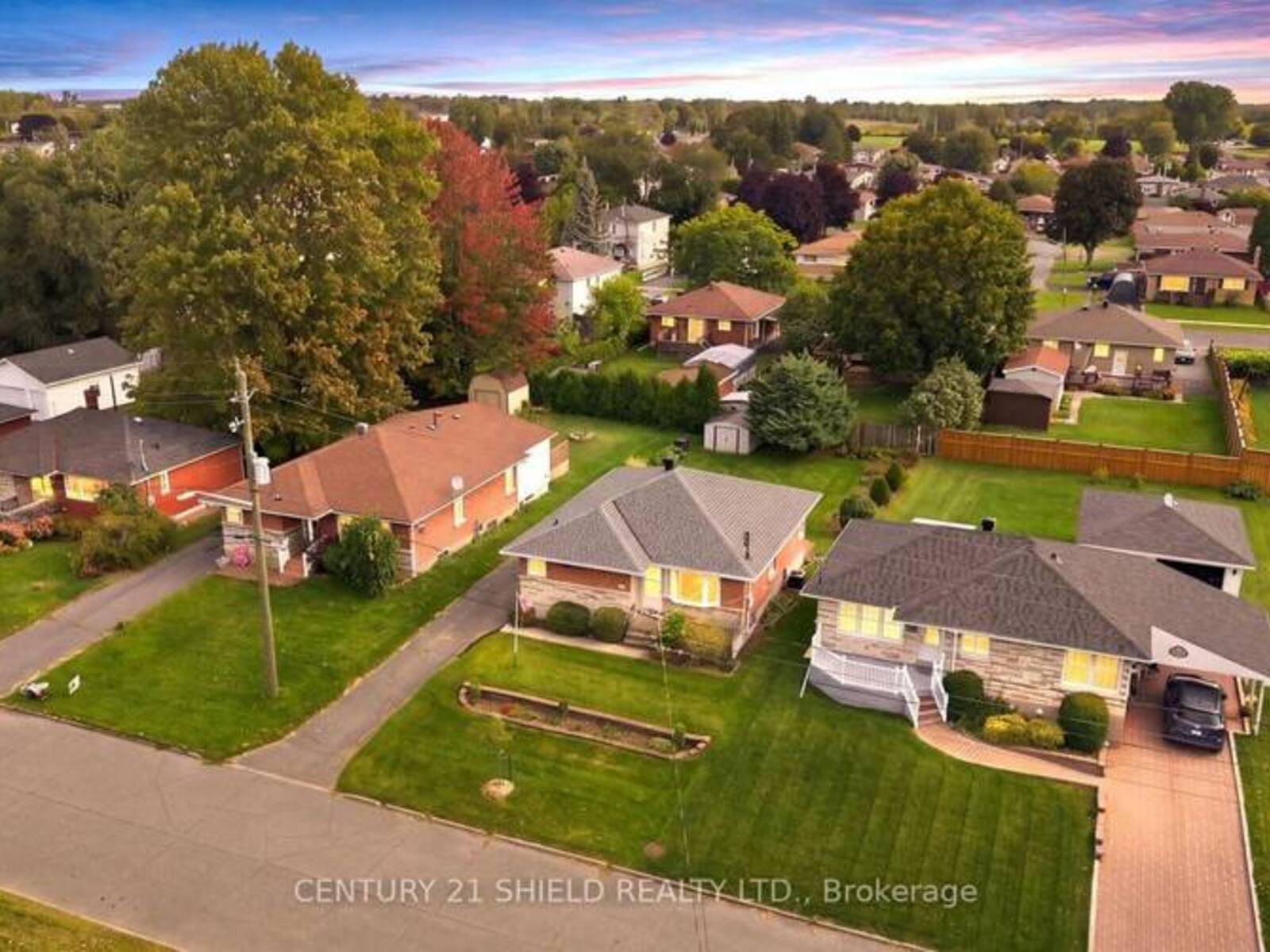 1303 LASCELLE AVENUE, Cornwall, Ontario K6H 3K9