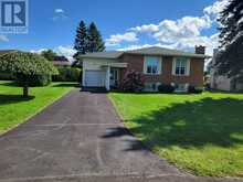 5 RAVENHURST DRIVE E | Morrisburg Ontario | Slide Image Two