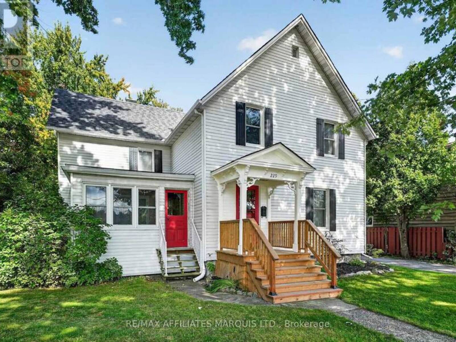 229 4TH STREET E, Cornwall, Ontario K6H 2J1