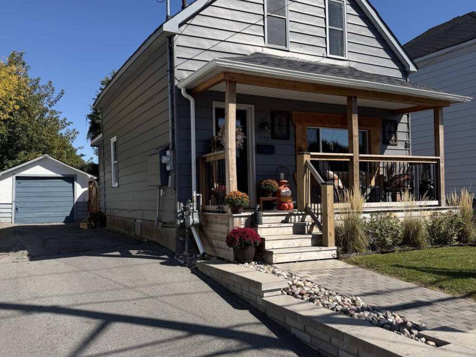813 YORK STREET, Cornwall, Ontario K6J 4A7