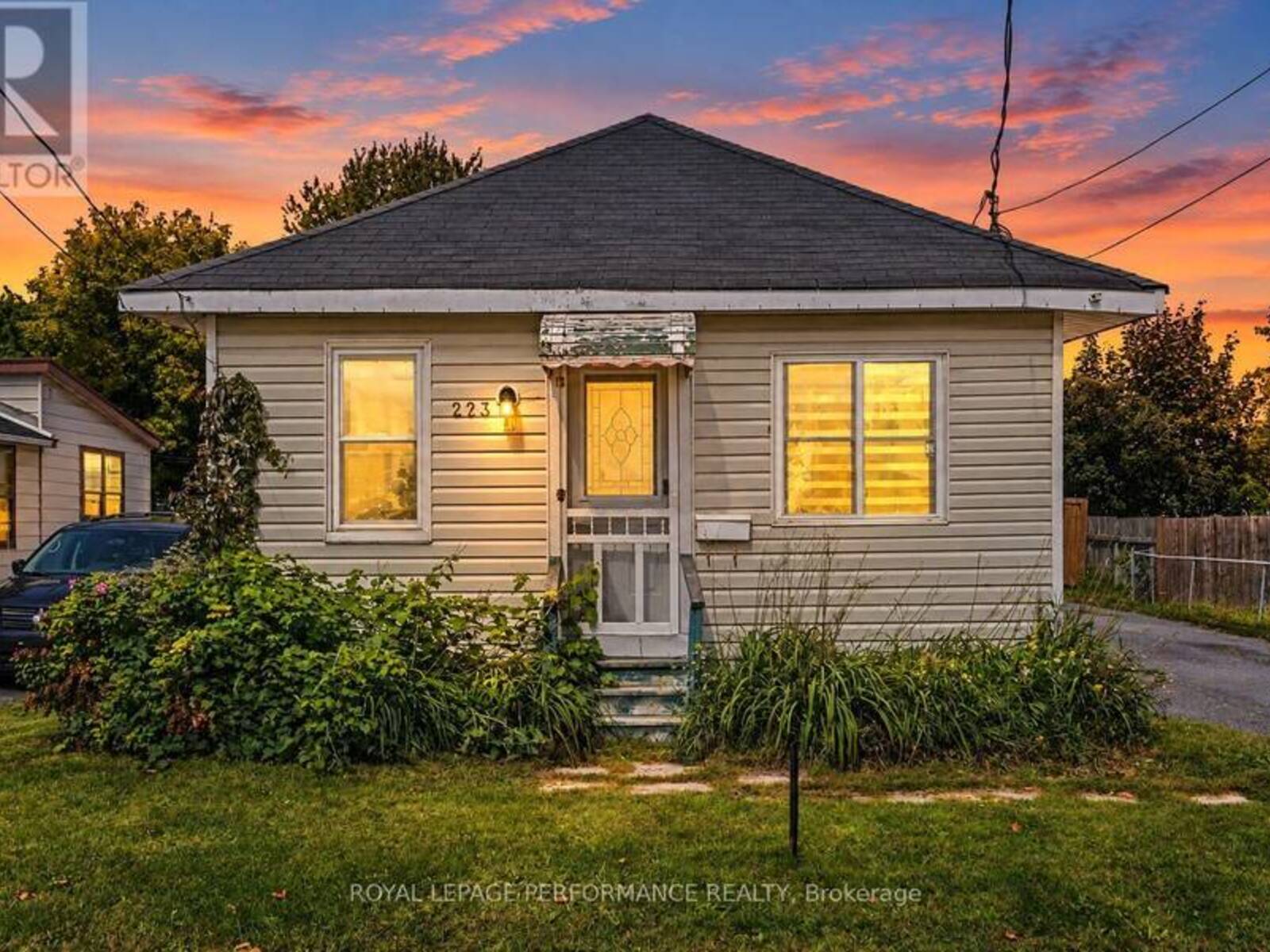 223 SIXTH STREET W, Cornwall, Ontario K6J 2W8