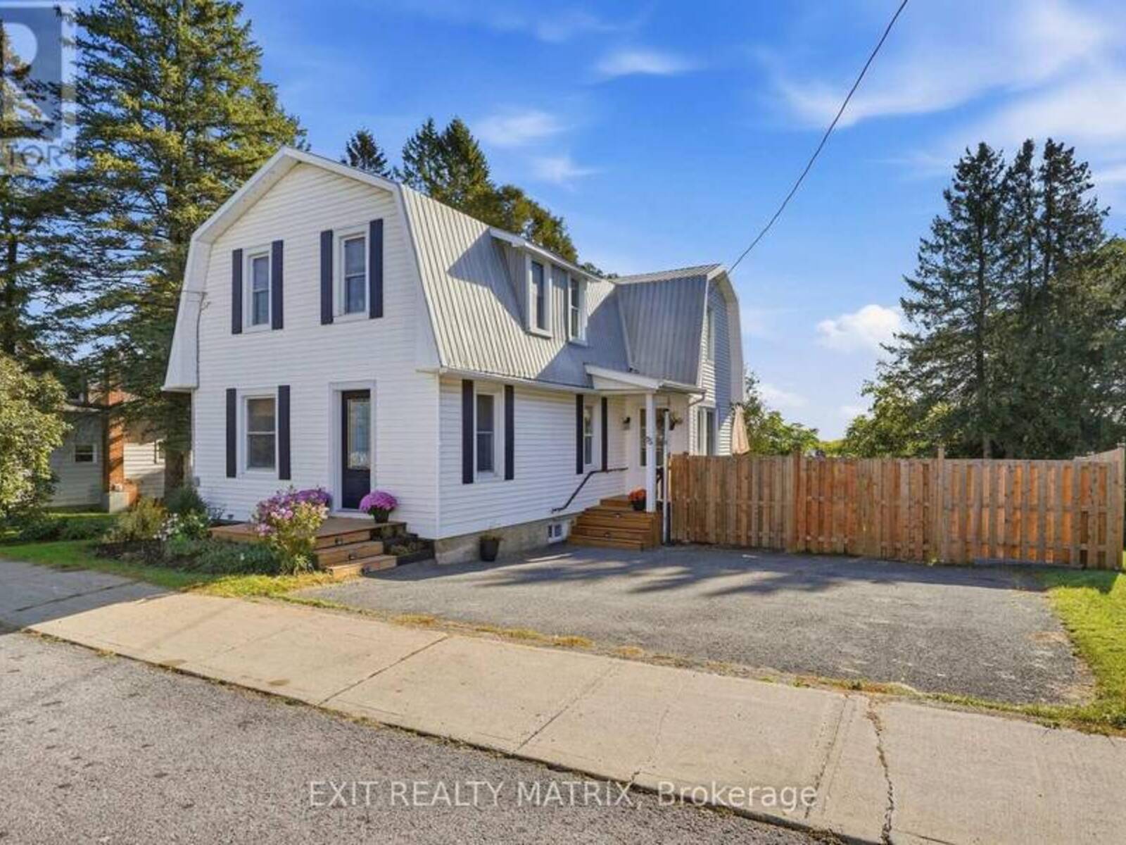75 STANLEY AVENUE, Champlain, Ontario K0B 1R0