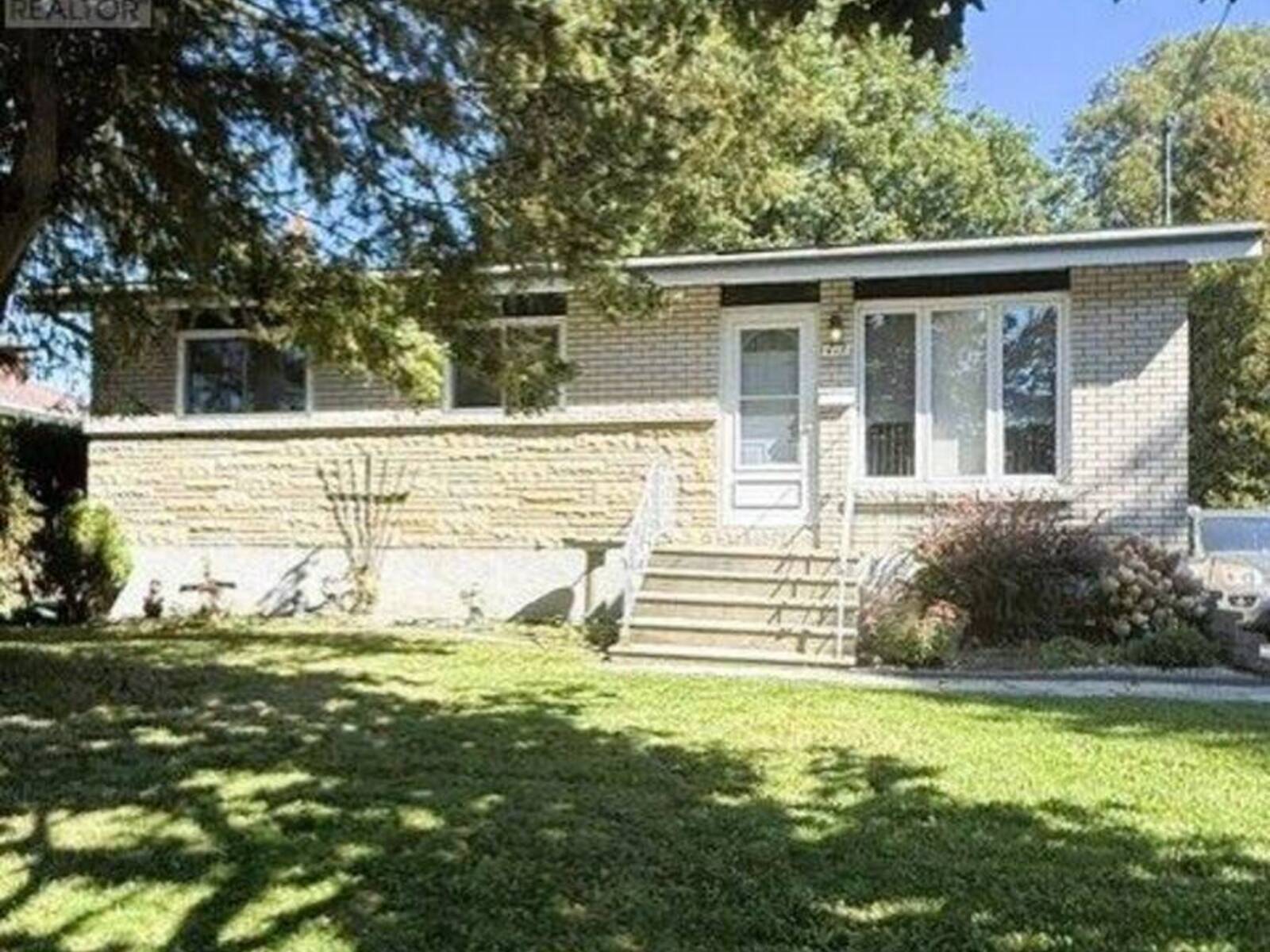 418 BELLEVUE CRESCENT, Cornwall, Ontario K6H 5M9