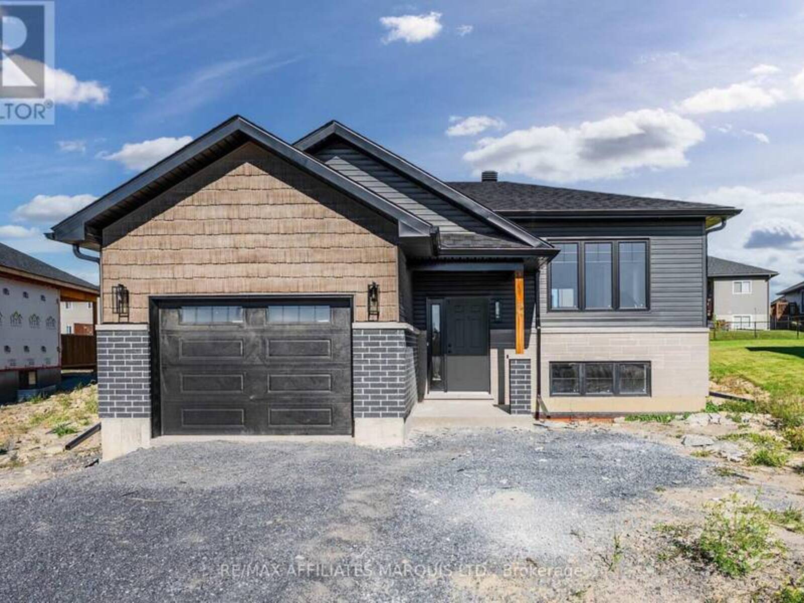 201 RUBY DRIVE, Cornwall, Ontario K6H 0J8