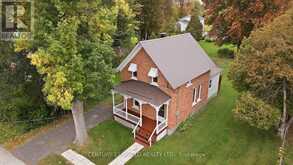 13 OAK STREET | South Glengarry Ontario | Slide Image Three
