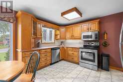 421 BEACH AVENUE | Cornwall Ontario | Slide Image Four