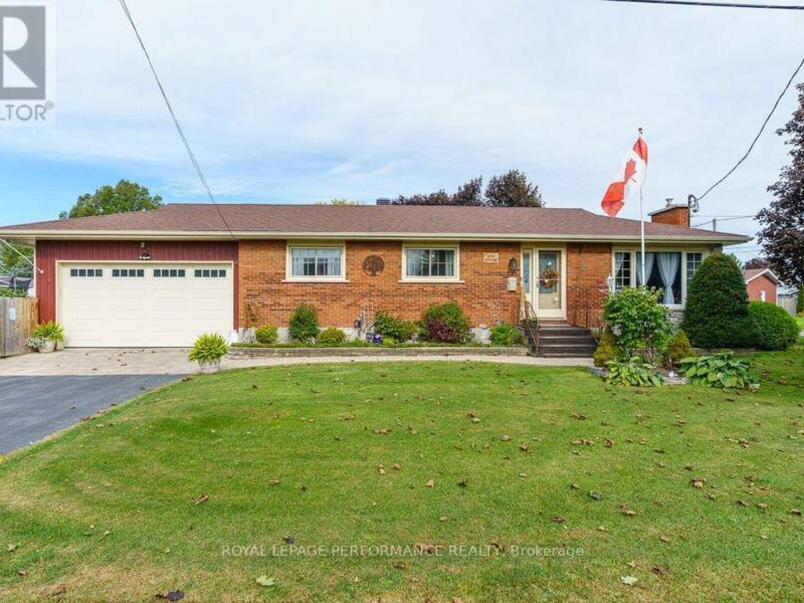1001 EDYTHE AVENUE, Cornwall, Ontario K6J 1N8