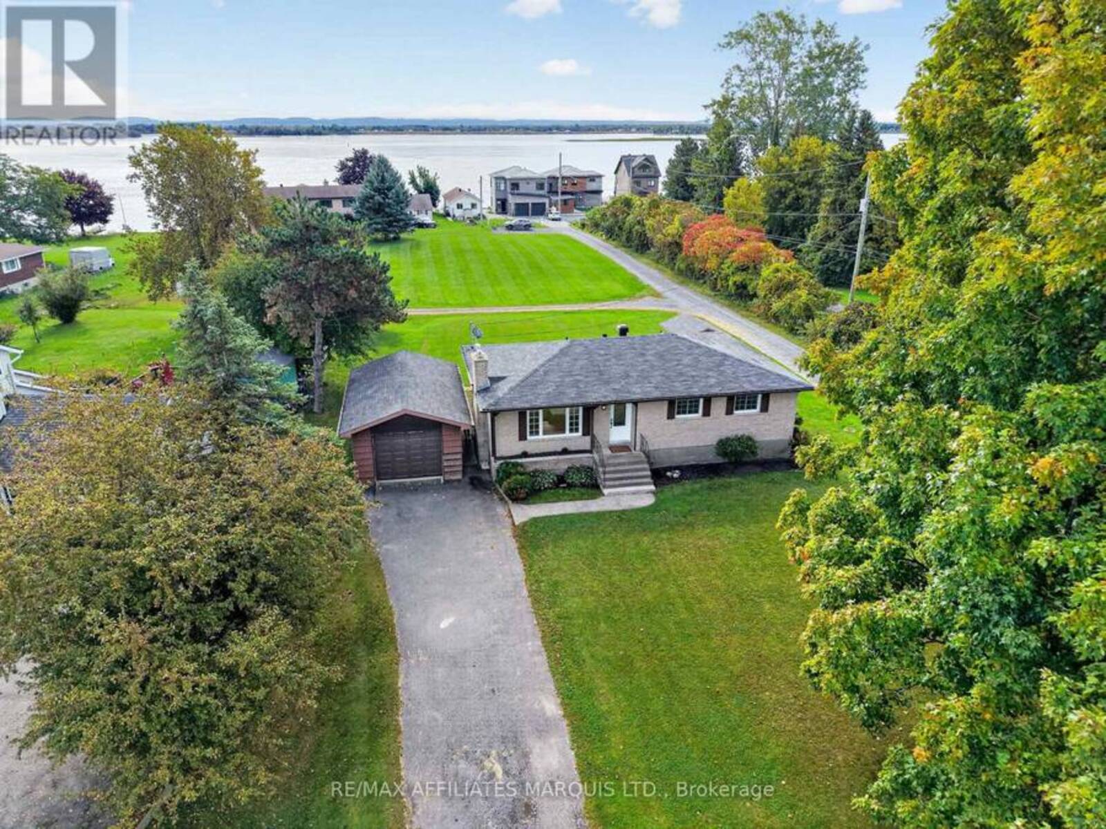 18696 COUNTY ROAD 2 ROAD, Cornwall, Ontario K6H 5R5