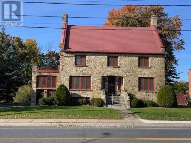425 SECOND ST. E STREET E Cornwall Ontario, K6H 1Z2 - 4 Bedrooms Home For Sale