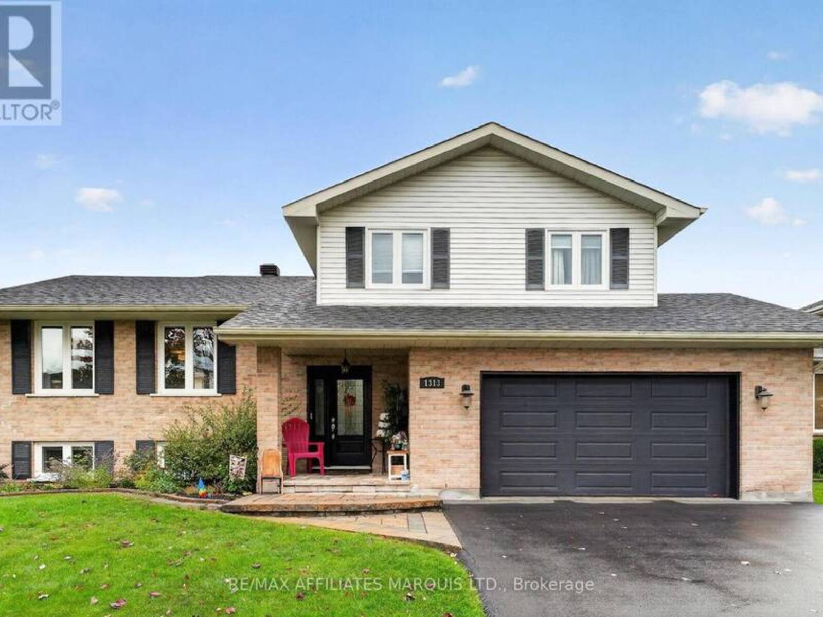 1313 STORMONT DRIVE, Cornwall, Ontario K6H 6Y3