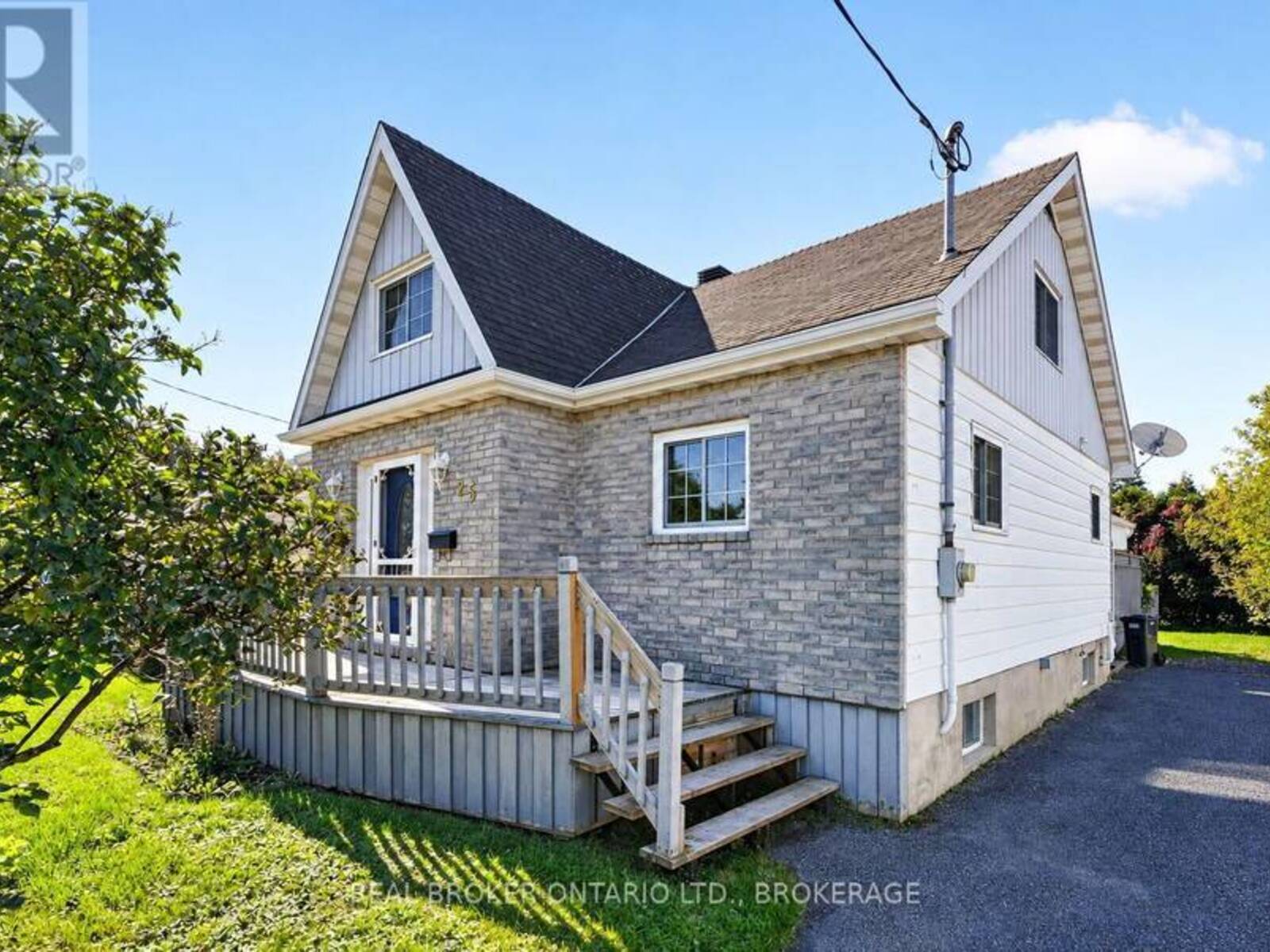 25 DUNBAR AVENUE, Cornwall, Ontario K6H 5M6