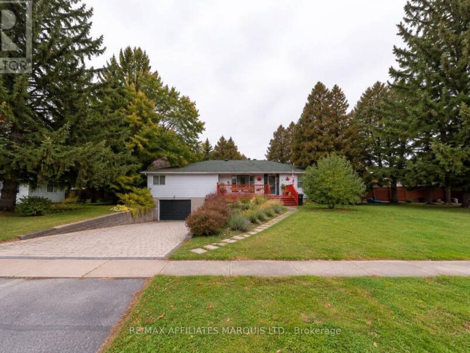 60 MAPLE STREET, South Stormont, Ontario K0C 1M0