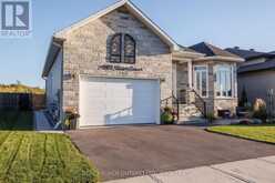 2415 WATSON CRESCENT | Cornwall Ontario | Slide Image Two