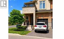 30 MOCKINGBIRD LANE W | Hamilton Ontario | Slide Image Two