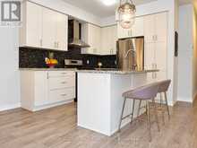 30 MOCKINGBIRD LANE W | Hamilton Ontario | Slide Image Five