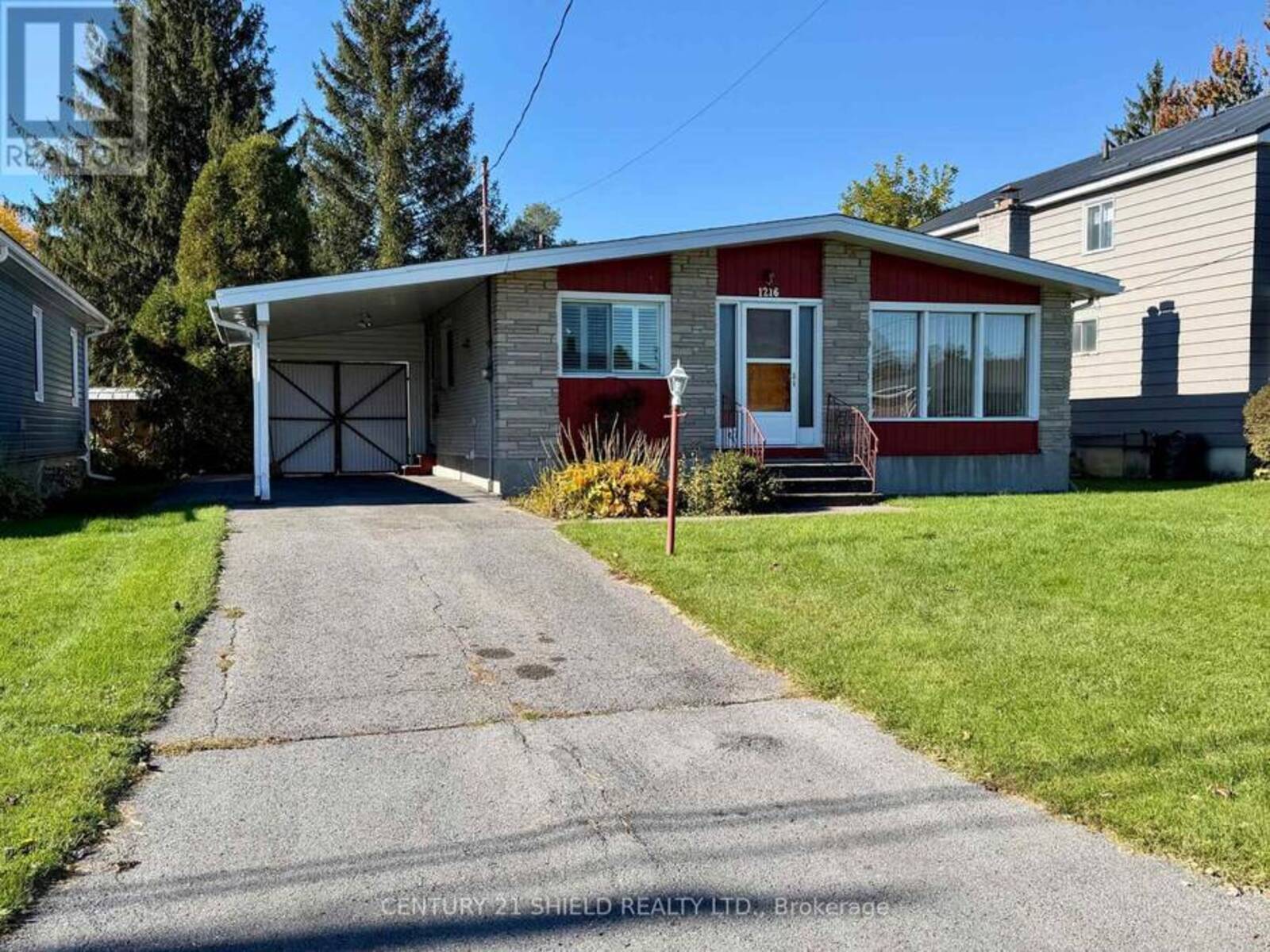 1216 HENRY STREET, Cornwall, Ontario K6J 5A6