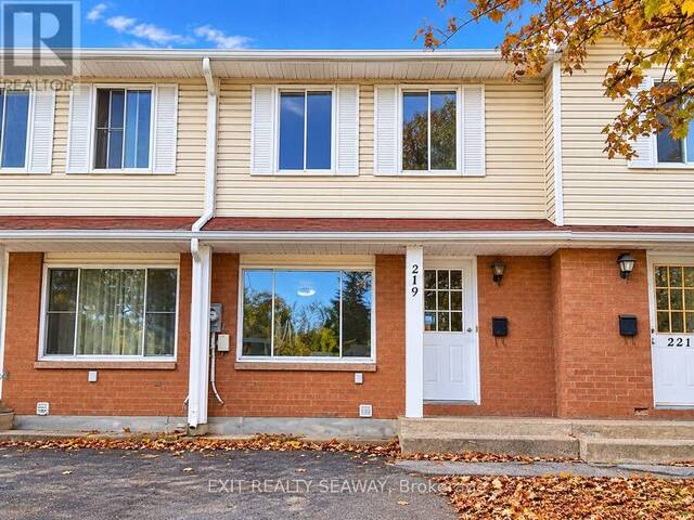 219 LEMAY STREET Cornwall Ontario, K6H 3C2 - 2 Bedrooms Home For Sale