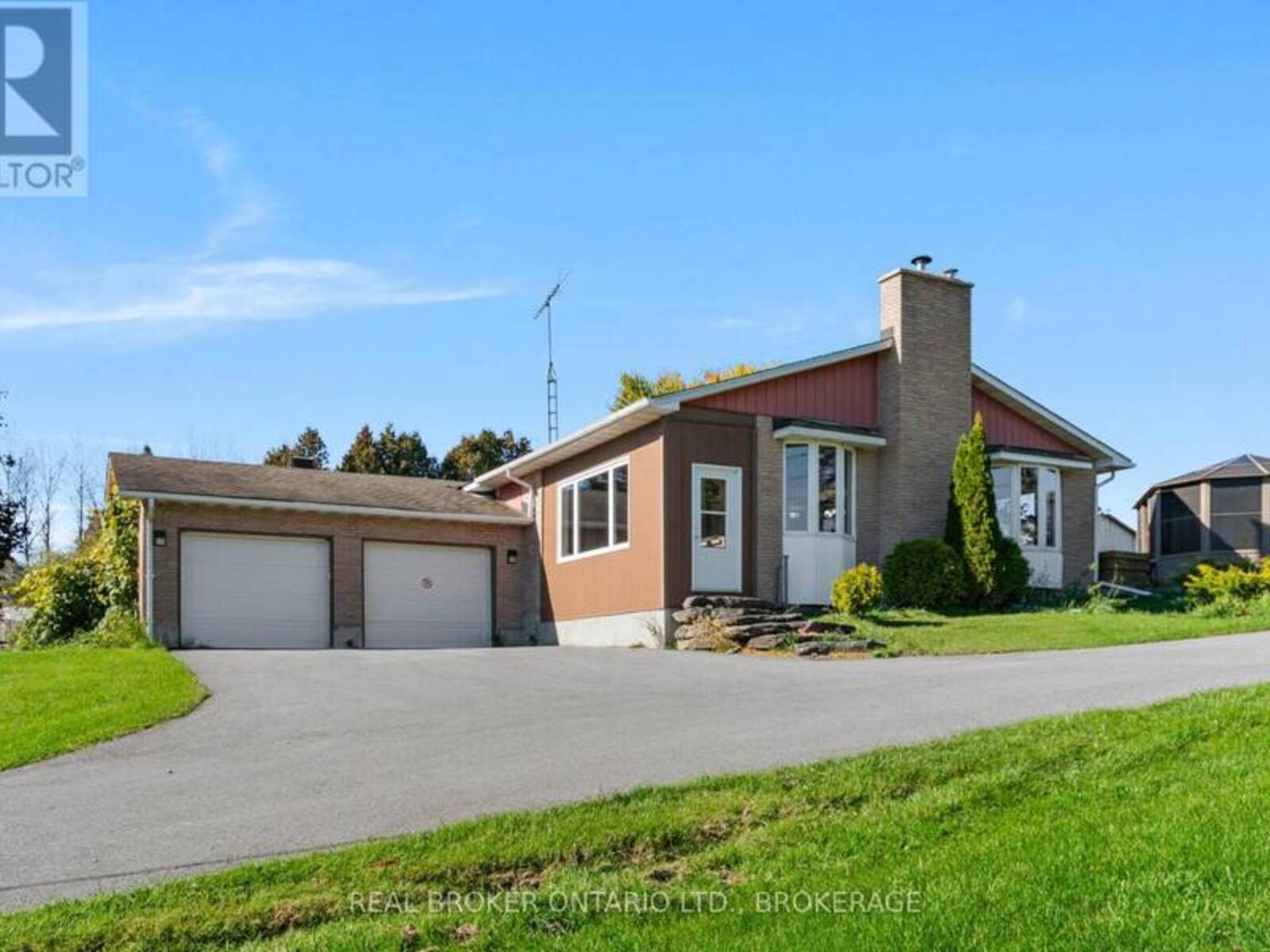 18749 PARAGON ROAD, Cornwall, Ontario K6H 5R5