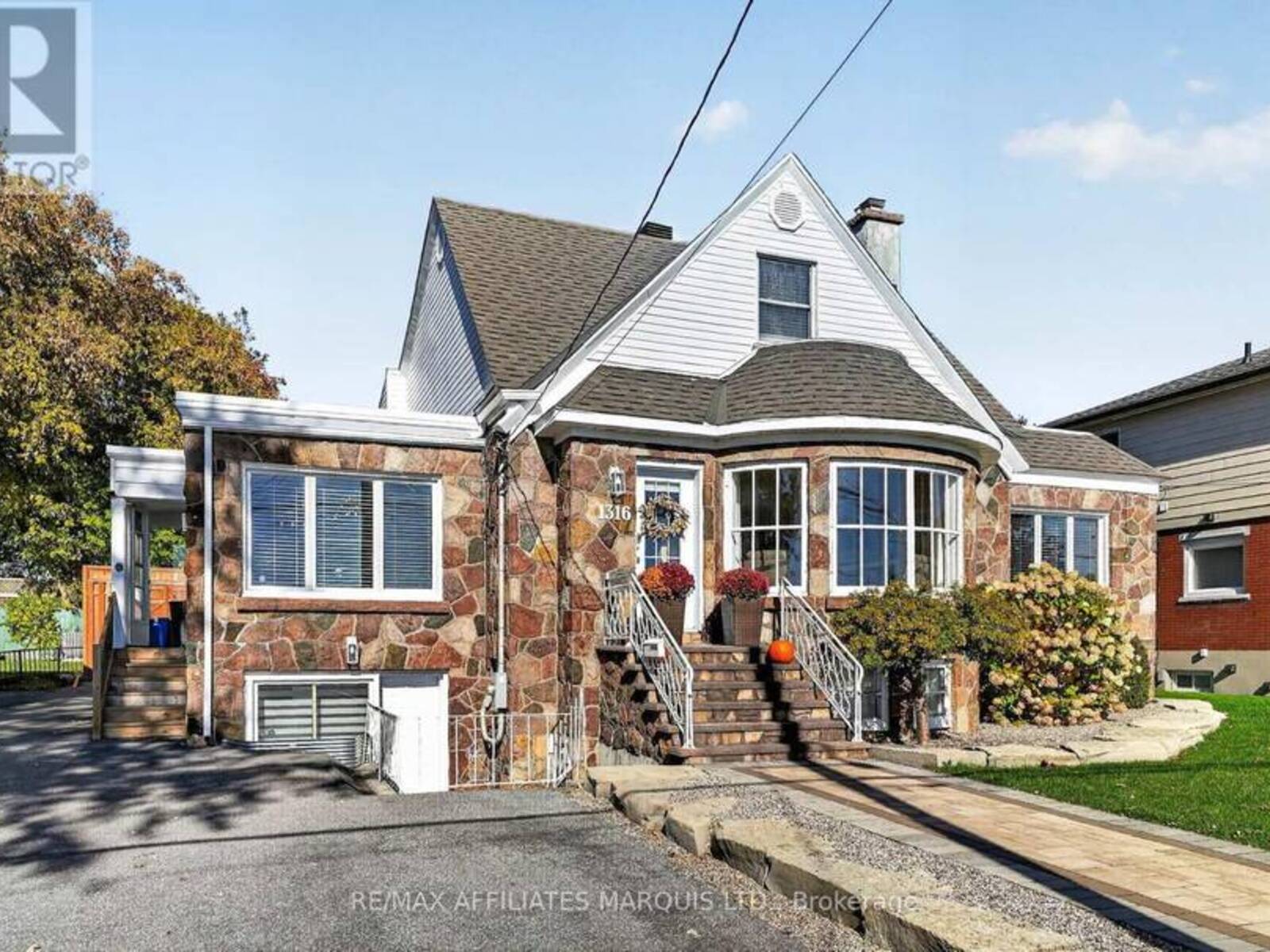 1316 MONTREAL ROAD, Cornwall, Ontario K6H 1E6