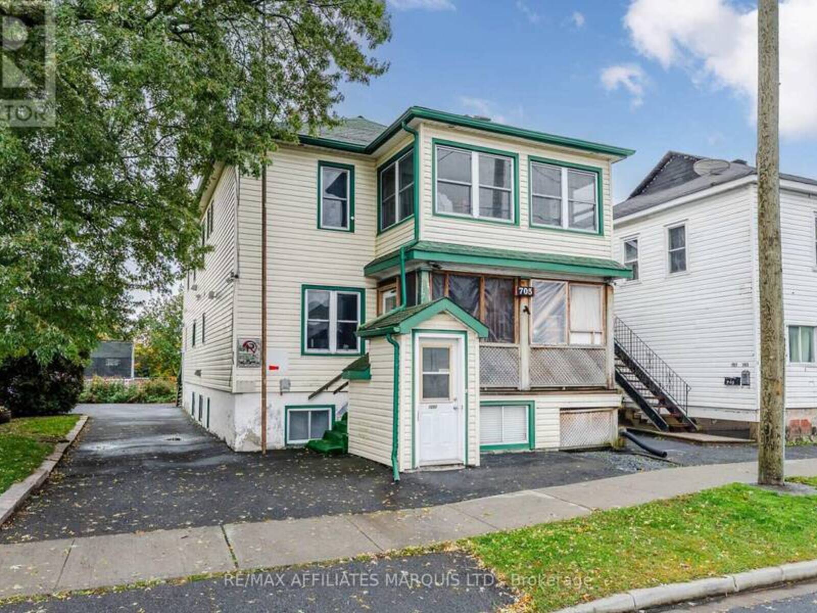 705 WALTON STREET, Cornwall, Ontario K6H 1T8