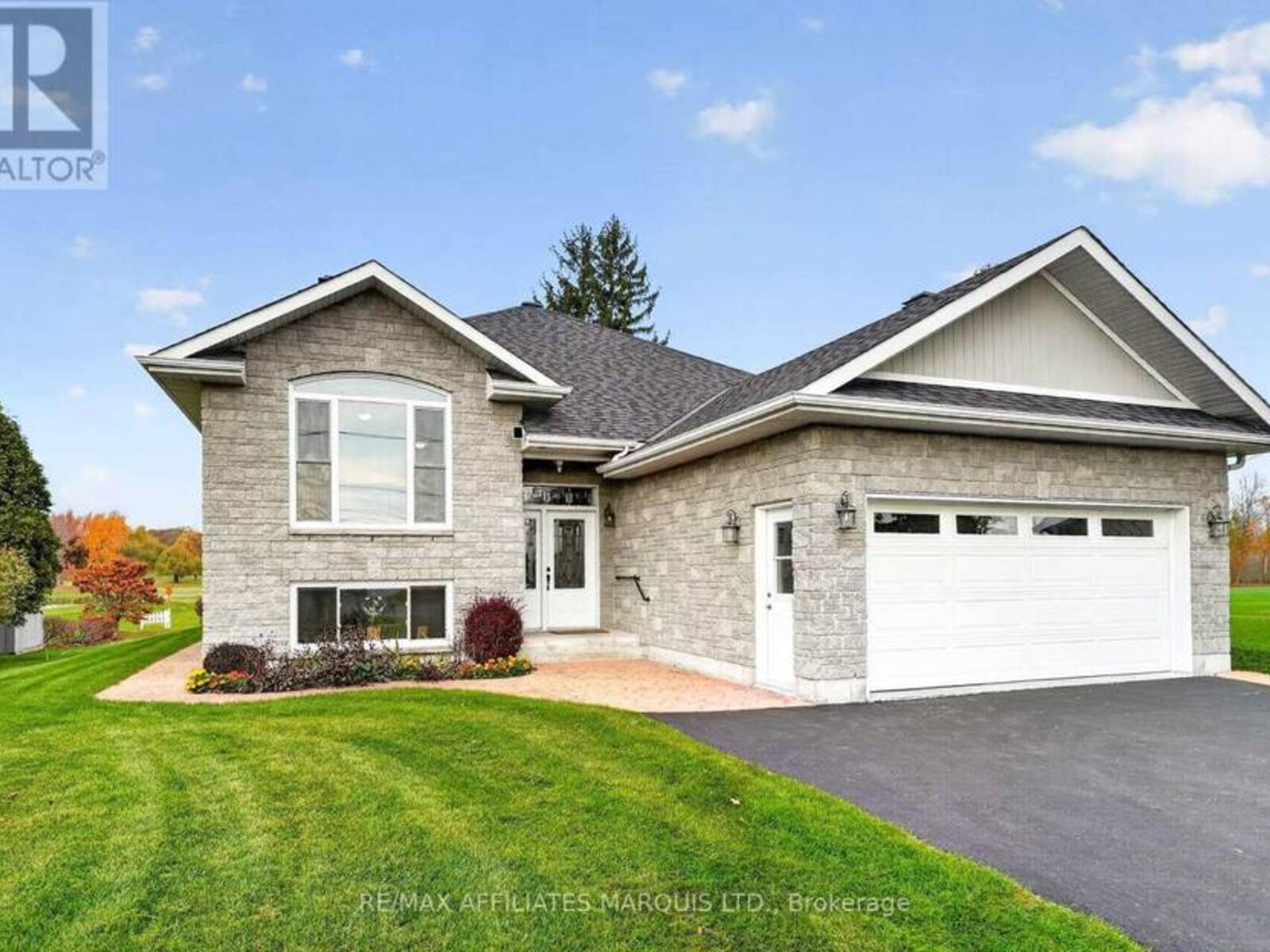 18233 COUNTY 2 ROAD, Cornwall, Ontario K6H 5R5